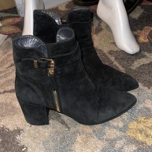 Stuart Weitzman black zip boots 10